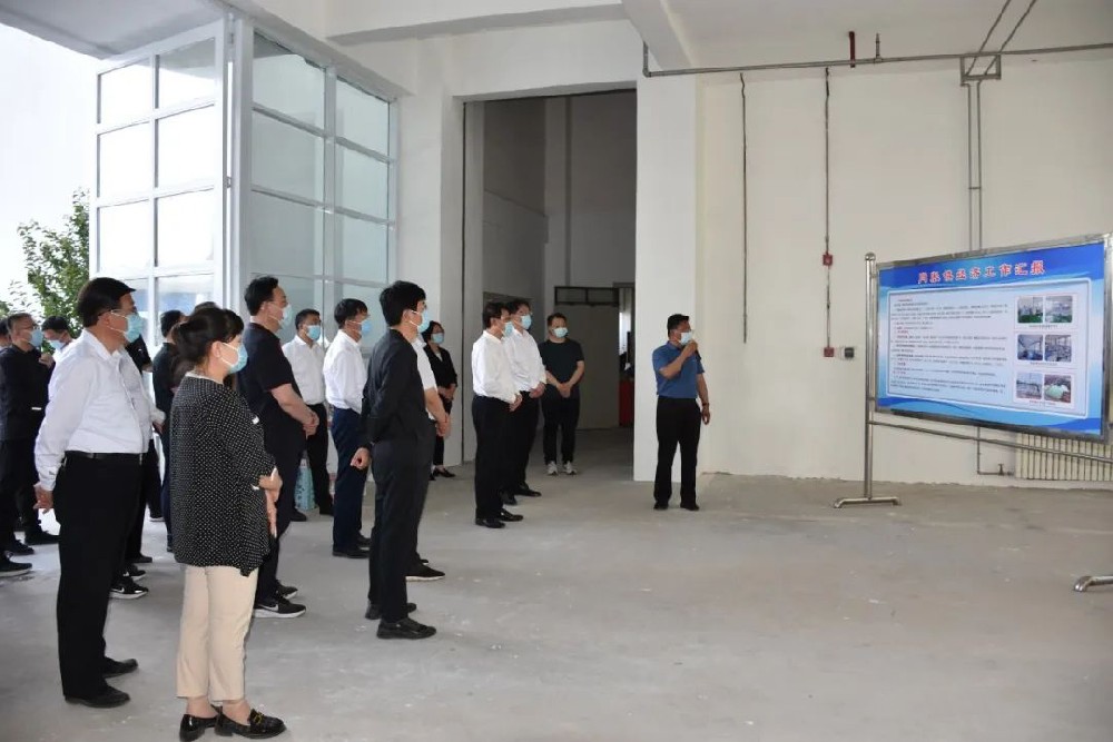 创新港领导参观-3.jpg